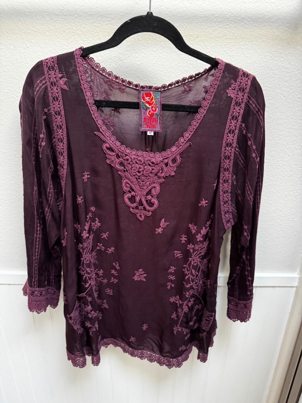 Beautiful Like New Johnny Was Silk Embroidered Blouse M